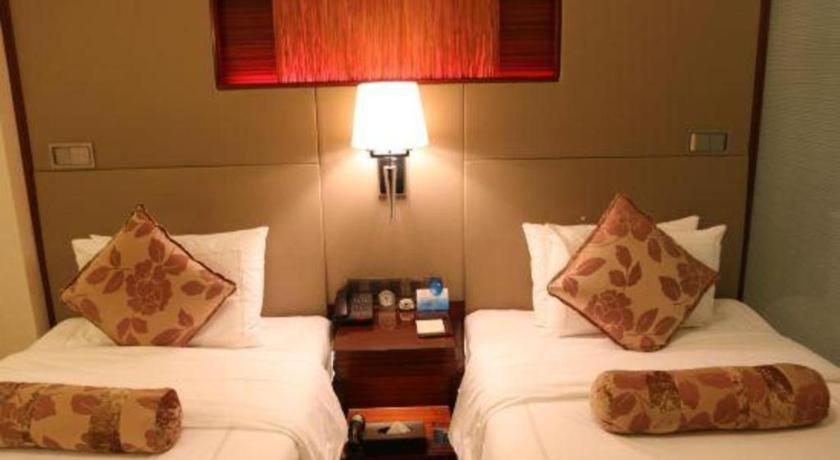 Jinan Silver Plaza Quancheng Hotel Exterior foto