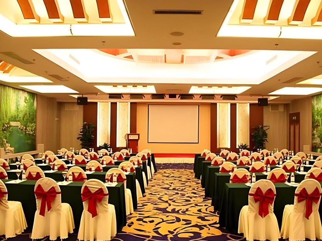 Jinan Silver Plaza Quancheng Hotel Exterior foto